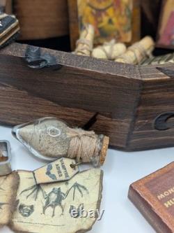 1/6 Scale Vampire/Monster Hunter Kit Coffin Chest