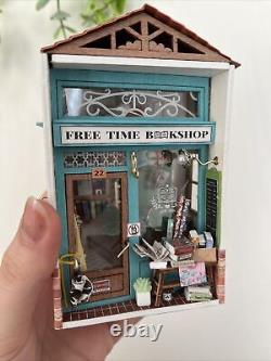 ASSEMBLED Rolife DIY Book Nook 128 LED DIY Miniature House (read description)