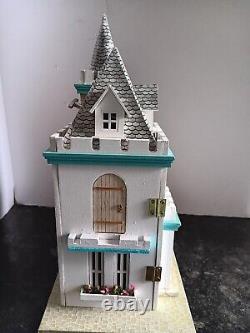 Assembled Rolife LED Miniature Dollhouse Castle with Furniture, Lights & Music