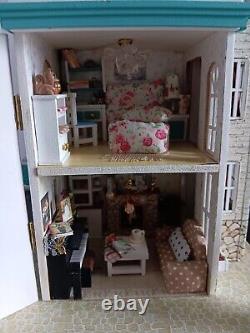 Assembled Rolife LED Miniature Dollhouse Castle with Furniture, Lights & Music