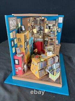 Assembled Rolife LED Miniature Dollhouse Sam's Study Library With Lights 124