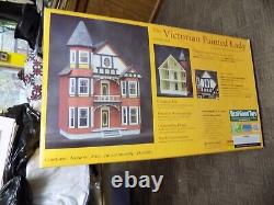 Brand New Boxed Dollhouse Real Good Toys The Victorian Painted Lady doll house