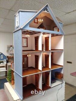 Clarkson Craftsman Mansion 112 Dollhouse Kit