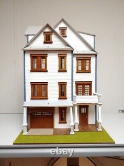 Clarkson Craftsman Mansion 124 Dollhouse Kit