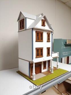 Clarkson Craftsman Mansion 124 Dollhouse Kit