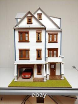 Clarkson Craftsman Mansion 124 Dollhouse Kit