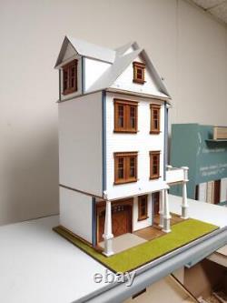 Clarkson Craftsman Mansion 124 Scale Dollhouse Kit 79200