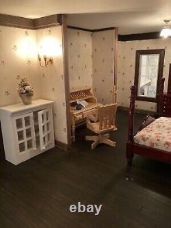 DOLLHOUSE 1/12 Scale Miniatures Lighted, Furnished Adult Owner Perfect Condition