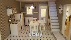 Dollhouse 112 scale. Electric. Completely furnished