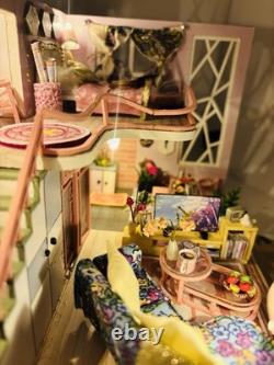 Dollhouse Assembled already From DIY Kit miniature