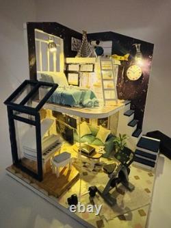 Dollhouse Assembled miniature kit made from a DY box kit, ready for display Done