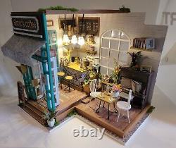 Dollhouse Cafe Completed Miniature Bookend