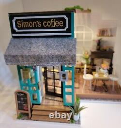 Dollhouse Cafe Completed Miniature Bookend