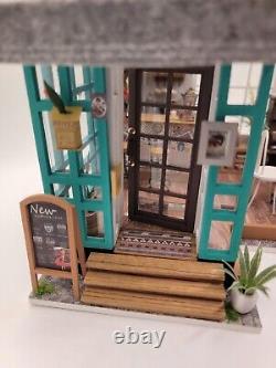 Dollhouse Cafe Completed Miniature Bookend