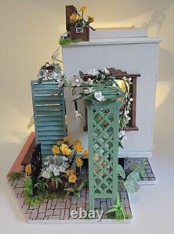 Dollhouse Cafe Tea Coffe Sweets And Flowers Completed Miniature Bookend