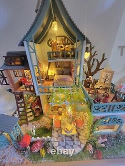 Dollhouse Cottage Completed Miniature Full House Bookend