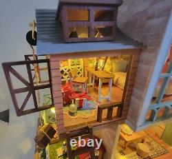 Dollhouse Cottage Completed Miniature Full House Bookend