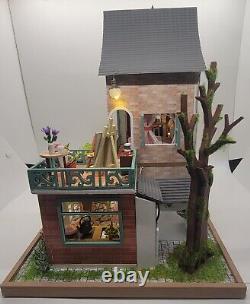 Dollhouse Cottage Completed Miniature Full House Bookend