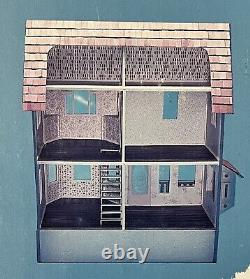 Dollhouse Kit Duracraft Newberg NB180 6 Rooms Victorian Style 27 x 25 x 18 USA