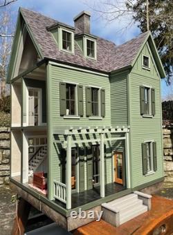 Factory Sealed Spring Run Farmhouse Dollhouse Kit #83041