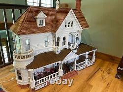 Fancy Dollhouse with furniture, decorations and accessories
