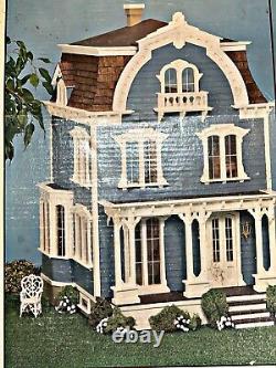 Greenleaf The WILLOWCREST Wooden Dollhouse Kit #8005 Wood Vintage Veg