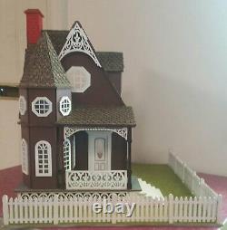 Jasmine 2 Gothic Victorian Cottage 124 Scale Dollhouse Kit