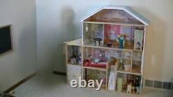 KidKraft Majestic Mansion Wooden Dollhouse with 34 Accessories