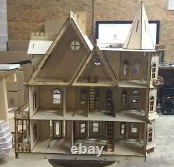 Leon Gothic Victorian 124 Scale Dollhouse Kit