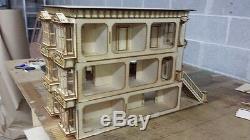 Lisa Painted Lady San Francisco with garage 124 scale Dollhouse