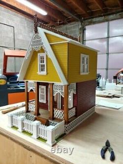 Little Ann Victorian Cottage Generation 2. (112 scale dollhouse)