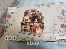 Lot of 5 miniature building and room models multiple vendors New