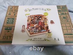 Lot of 5 miniature building and room models multiple vendors New