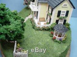 Miniature Colonial House Finished Inside & Landscaped 1/144th Harts Desire
