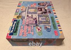 New In Box TLC Trading Spaces Design and Redesign Doll House 2004 Top Toy Award