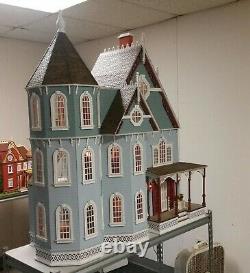 New Leon Gothic Victorian 112 Scale Dollhouse Kit