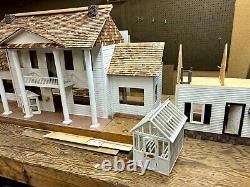 Southern Mansion Dollhouse + Servant building + greenhouse Rare find