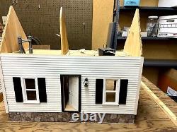 Southern Mansion Dollhouse + Servant building + greenhouse Rare find