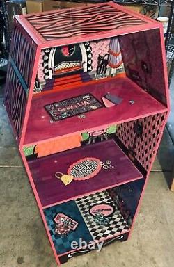 Vampire Villa Coffin Wooden Dollhouse Rare Teamsons Kids Monster High -Halloween