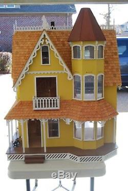 Victorian Dollhouse (fully assembled)