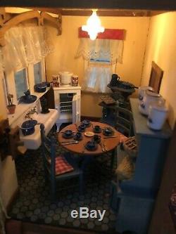 Victorian Dollhouse with furniture