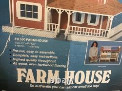 Vintage Dura-Craft Farm House, Miniature Wooden Doll House, FH500 Unused withlight