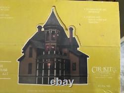 Vintage Dura-Craft Farm House, Miniature Wooden Doll House, FH500 Unused withlight