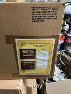 Vintage Hofco Wood Dollhouse THE JUNIOR COLLECTOR SERIES Country Victorian Kj65