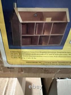 Vintage Hofco Wood Dollhouse THE JUNIOR COLLECTOR SERIES Country Victorian Kj65